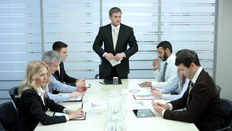 Rất nhiều người ảnh hưởng đến quyết định mua hàng (nguồn: cfo.org.vn)